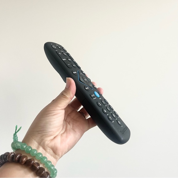 Spectrum Cable Replacement Universal Remote Control UR-1160 Needs Batteries - Picture 2 of 6